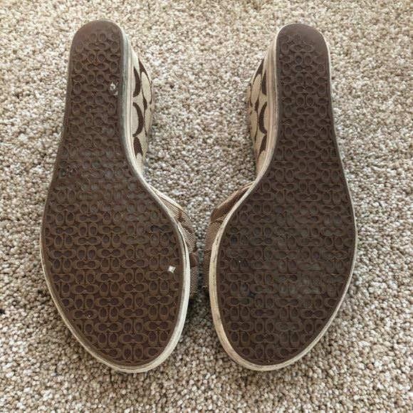 Coach signature wedges. - Picture 4 of 6